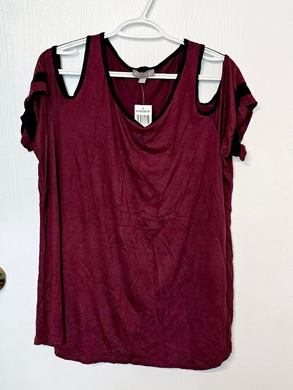 Lovesick cold shoulder burgundy tee (Torrid sister brand)